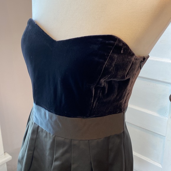 NWT Theory Chanesa Velvet & Silk Dark Brown Strapless Dress, Size 12 - Picture 11 of 17